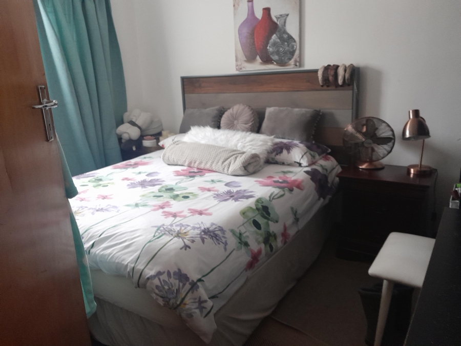To Let 2 Bedroom Property for Rent in Pinelands Western Cape